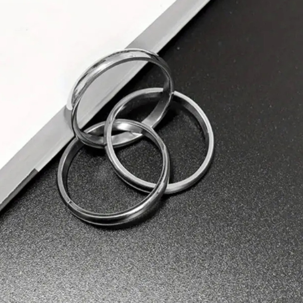 Three Intertwined Titanium Rings. - image 3